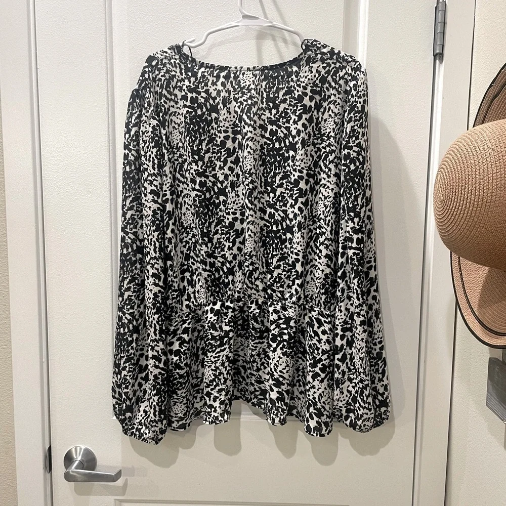 nine britton nwt…super cute